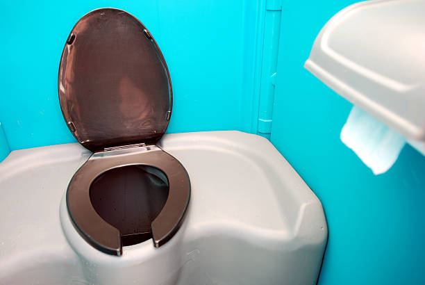 Porta potty delivery and setup in Clarkston Heights Vineland, WA